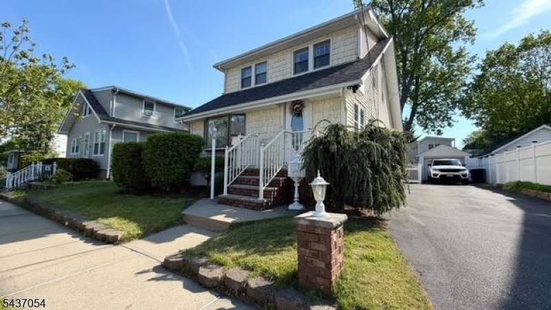 49 Orange Ave, Elmwood Park Boro, NJ 07407
