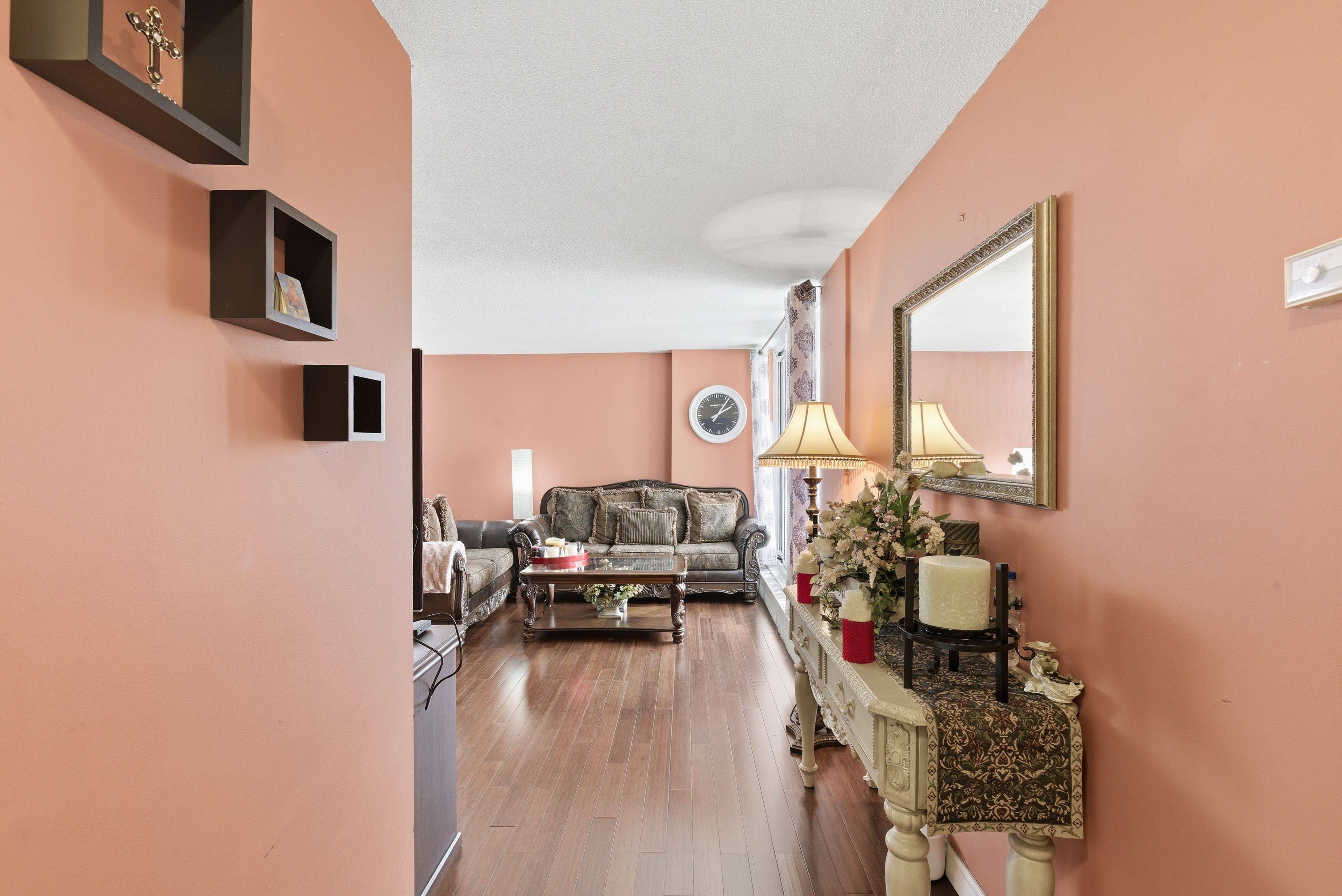 2345 Confederation Pkwy #1204, Mississauga, ON L5B 2H3