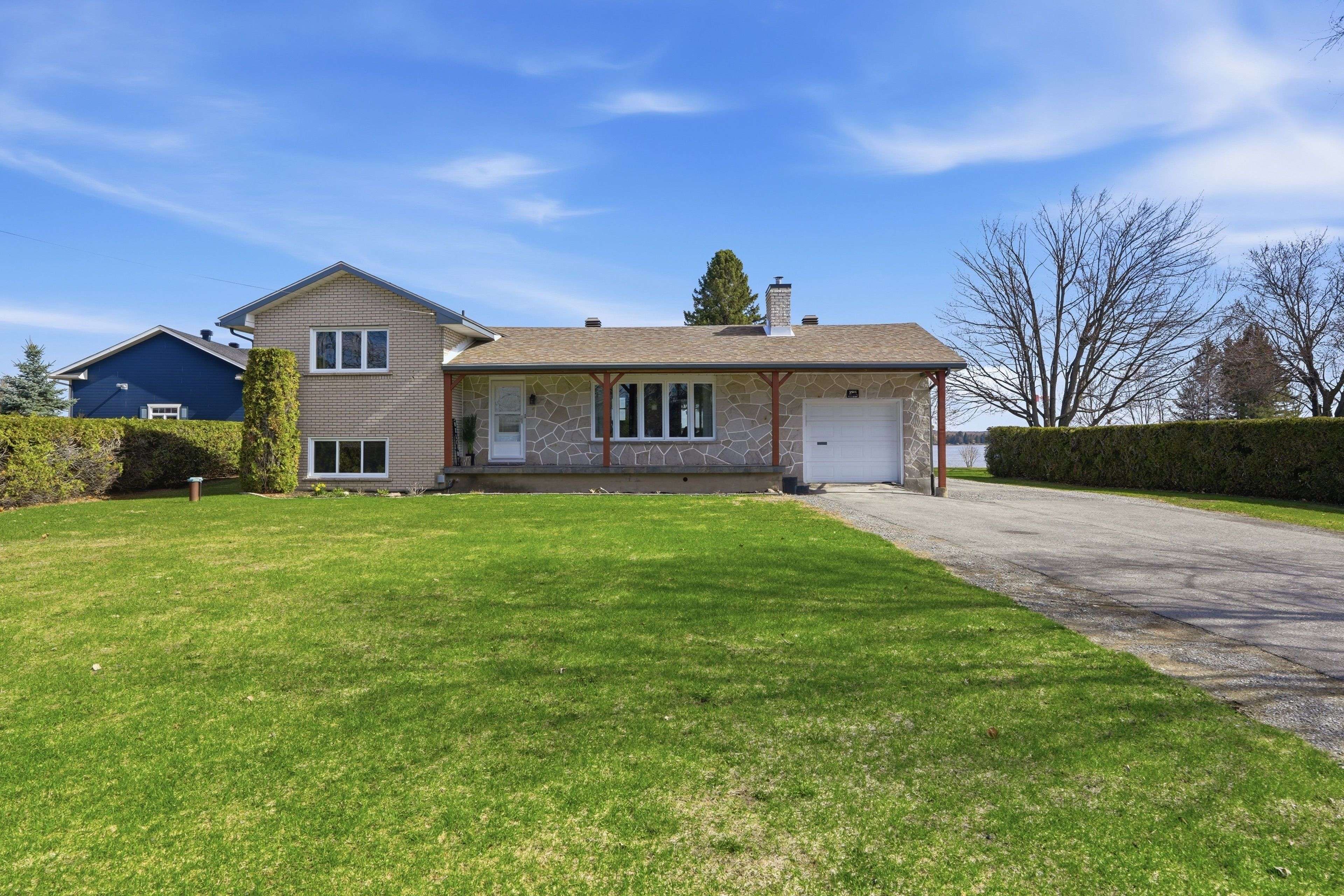3595 Front RD, East Hawkesbury, ON K6A 2W5