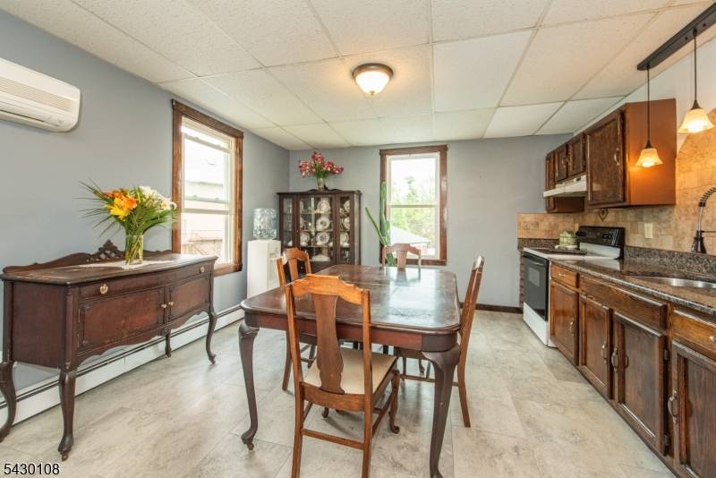 51 Main St, Franklin Boro, NJ 07416