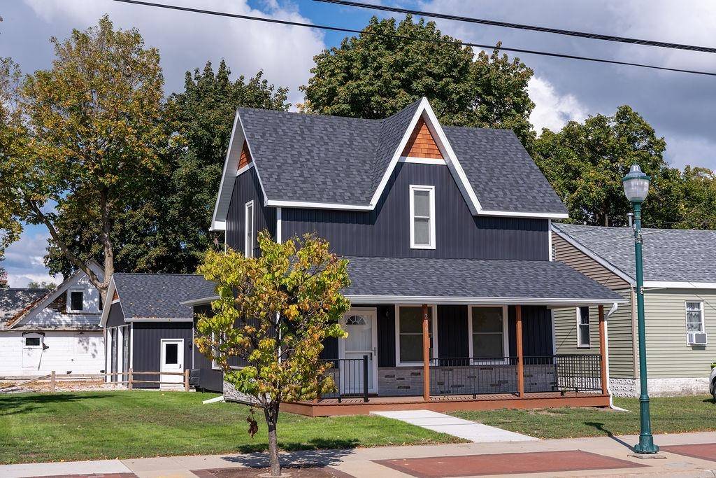 216 W Fifth ST, Clare, MI 48617