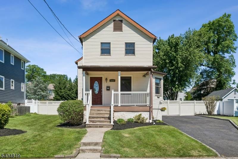 624 Downer St, Westfield Town, NJ 07090