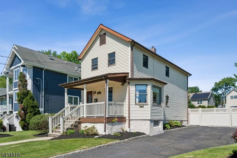 624 Downer St, Westfield Town, NJ 07090
