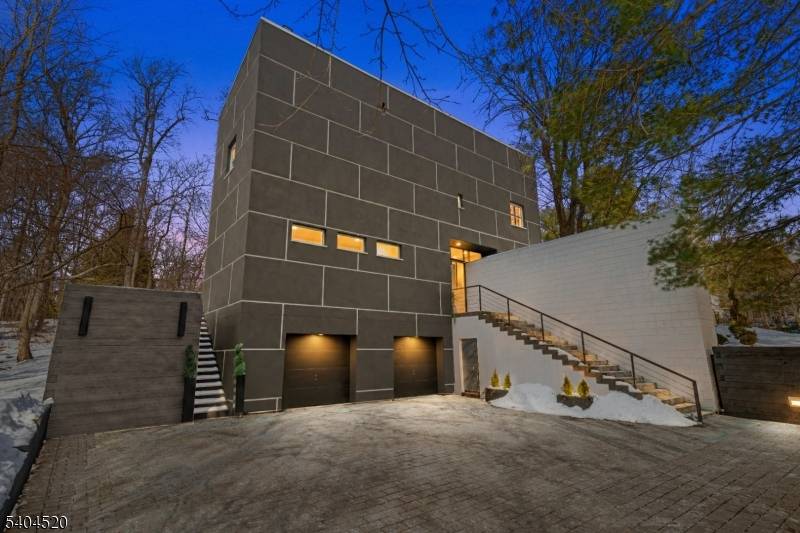 451 Mountain Ave, North Caldwell Boro, NJ 07006