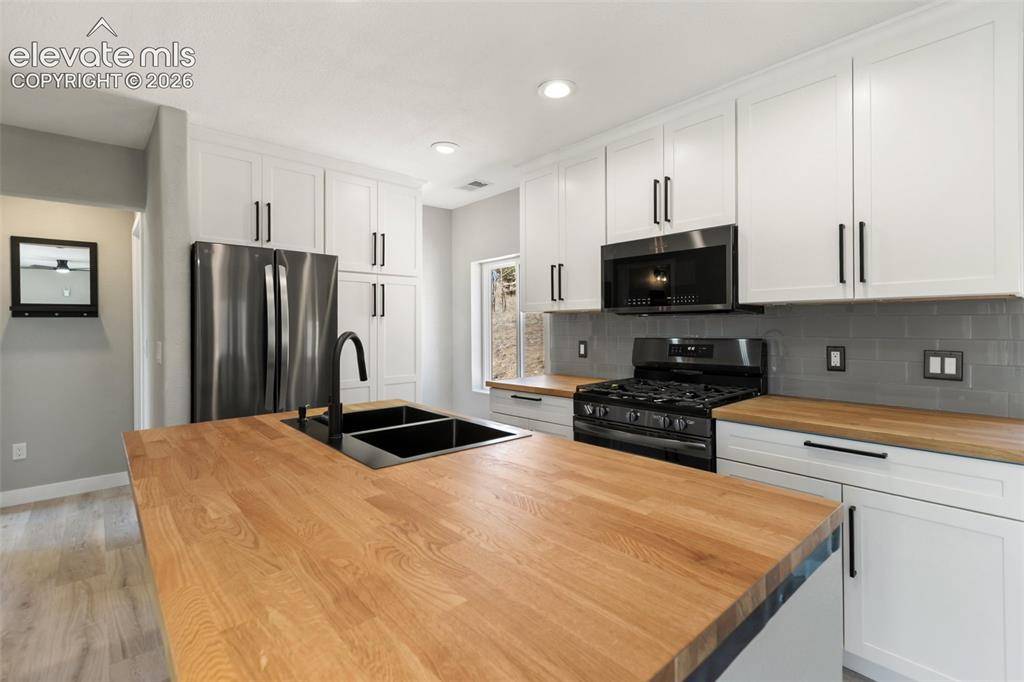 61 Garnet LN, Lake George, CO 80827