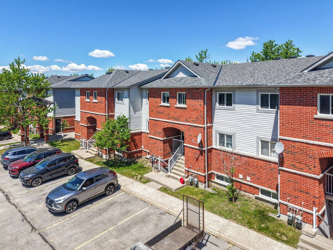 237 Ferndale DR S #7, Barrie, ON L4N 0T6
