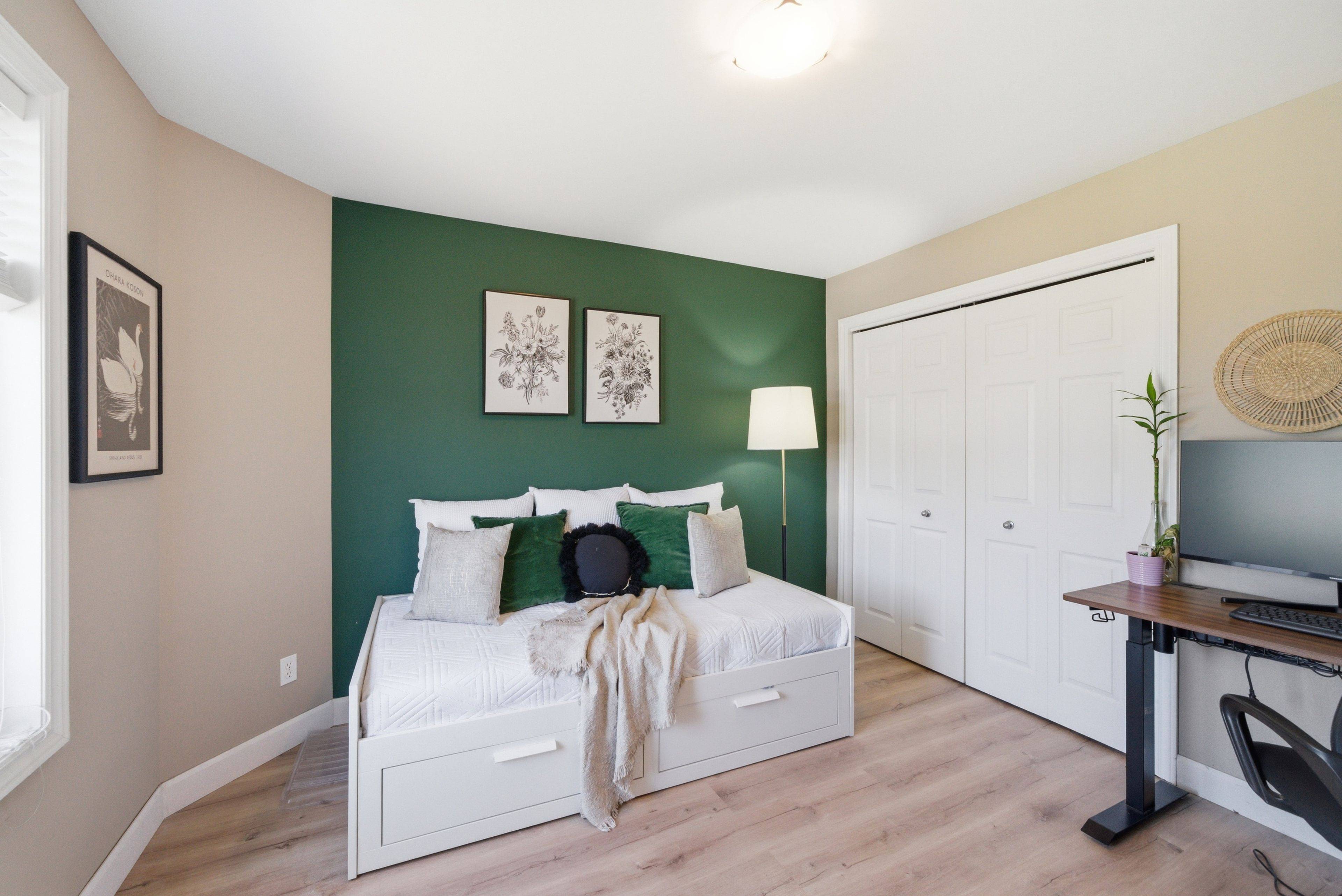 1 Cooper CT, Brighton, ON K0K 1H0