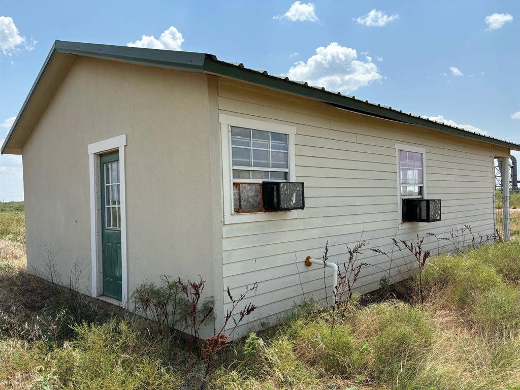 100 Industrial Park, Electra, TX 76360