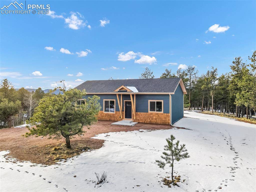 2627 Pikes Peak DR, Florissant, CO 80816