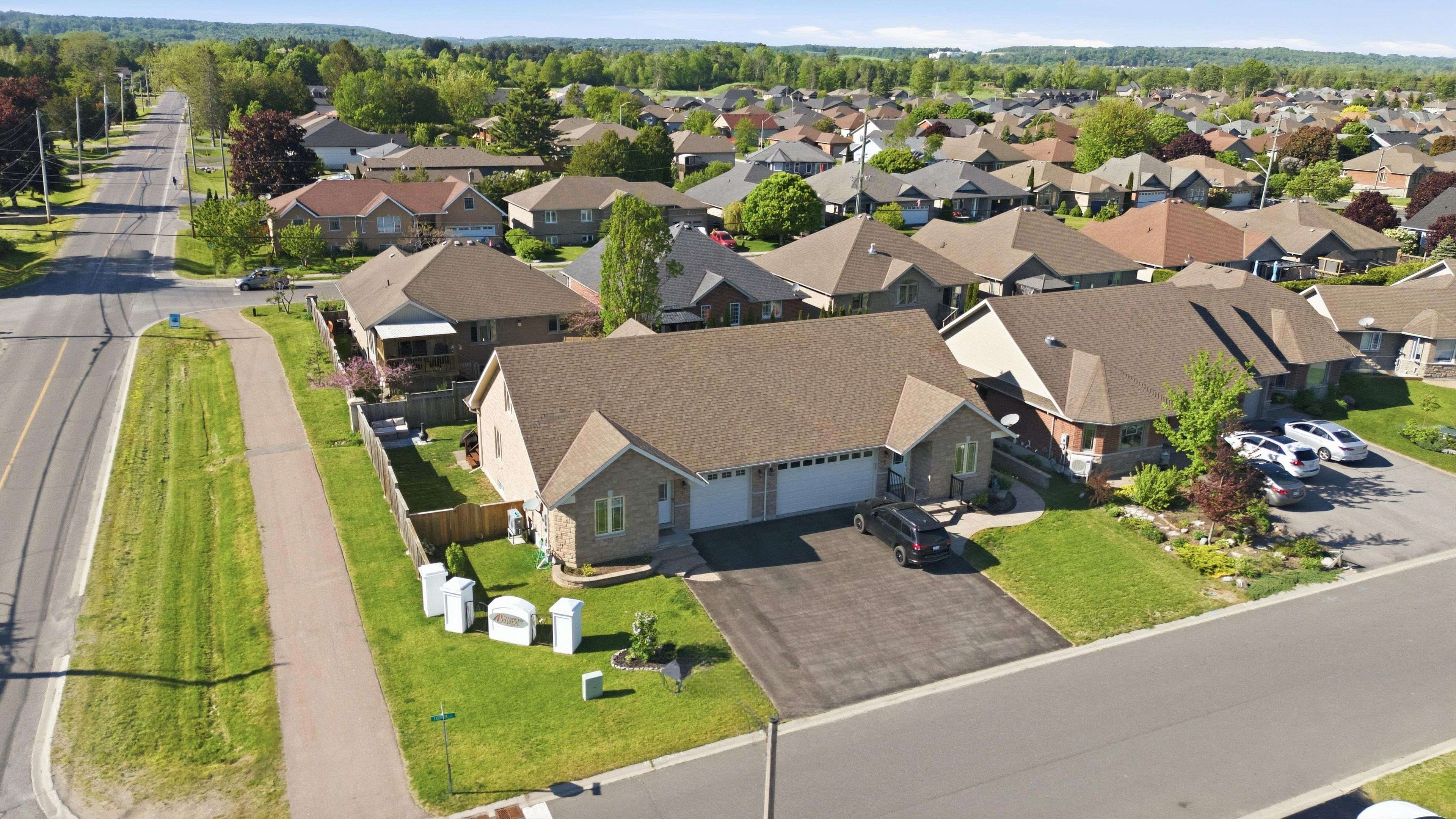 1 Cooper CT, Brighton, ON K0K 1H0