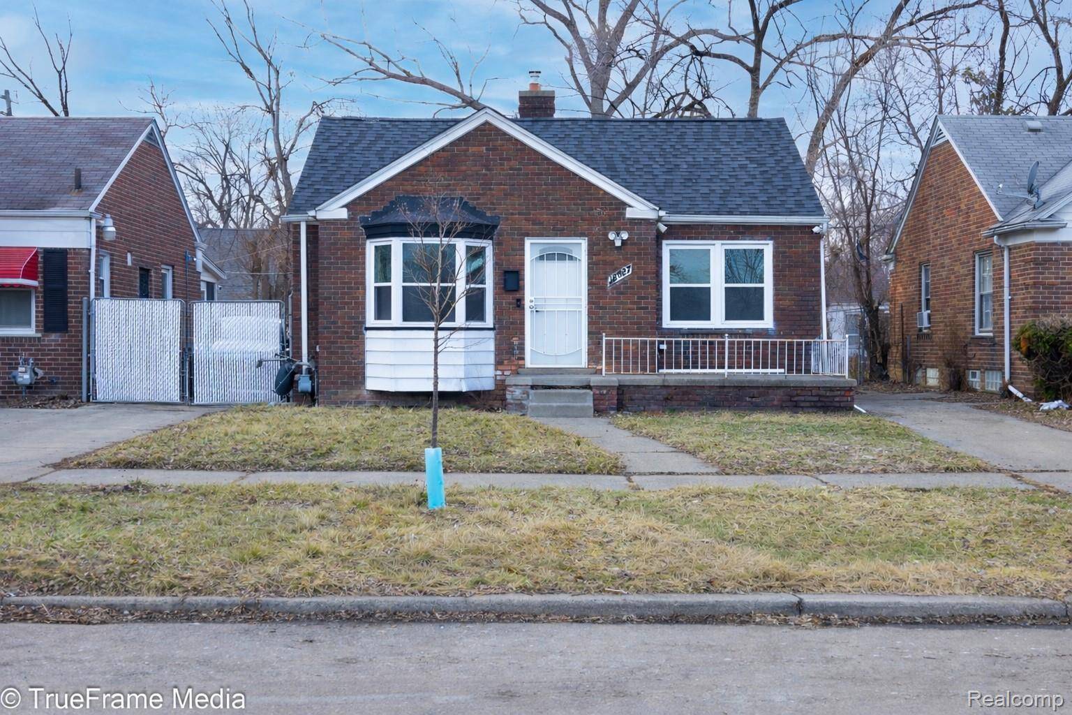 18627 Asbury PARK, Detroit, MI 48235