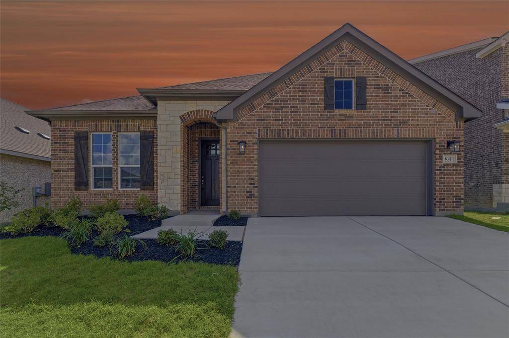 841 Elmstead Drive, Fort Worth, TX 76108