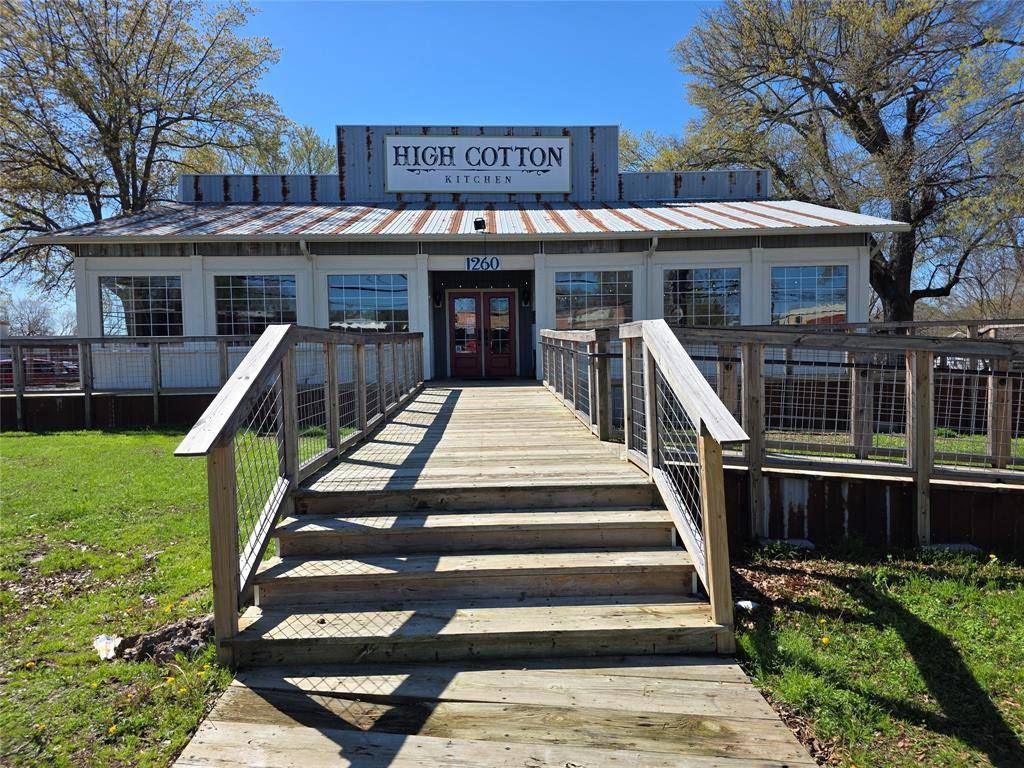 1260 Clarksville Street, Paris, TX 75460
