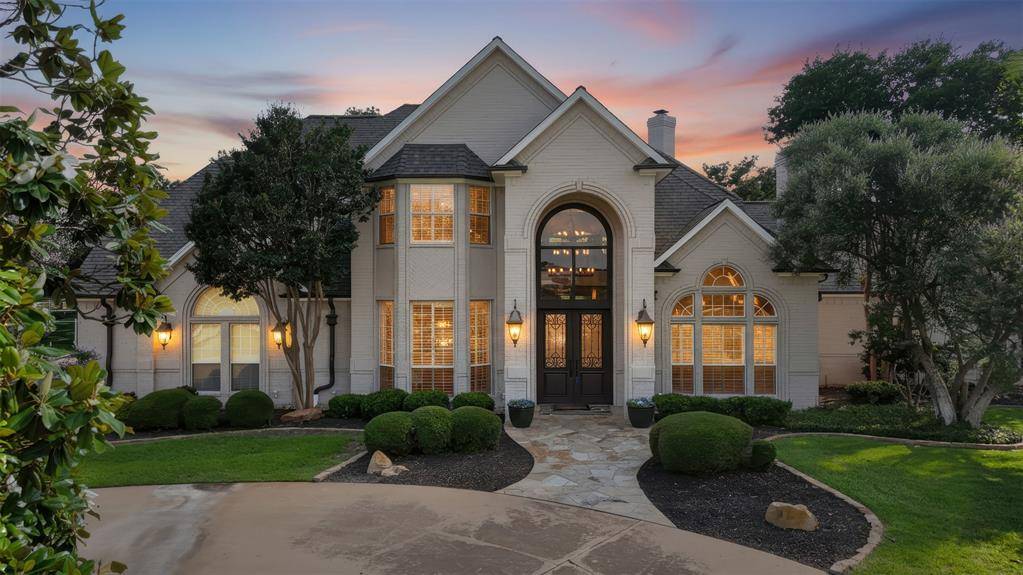 6050 Oak Hollow Drive, Burleson, TX 76028
