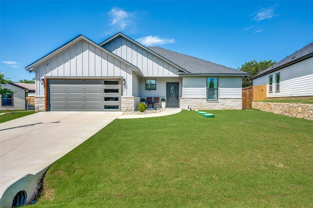 2404 Beverly Drive, Granbury, TX 76048