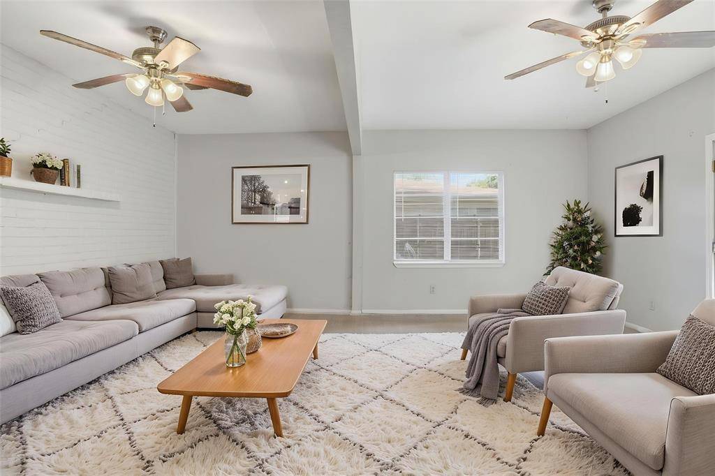 1029 Usher Street, Benbrook, TX 76126