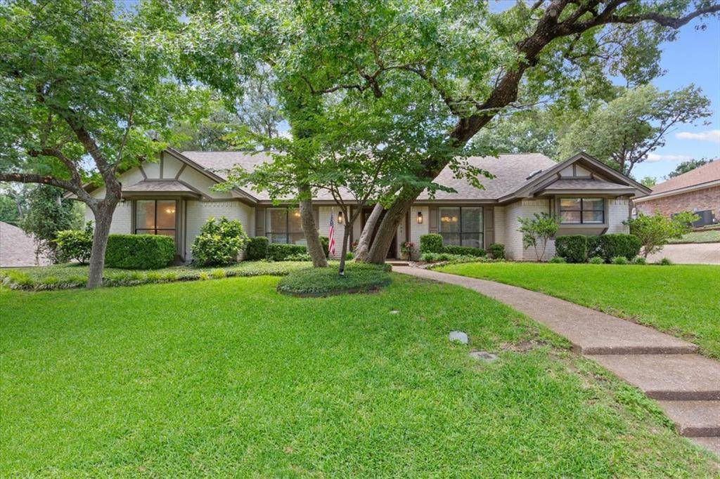 12000 Sandalwood Drive, Woodway, TX 76712
