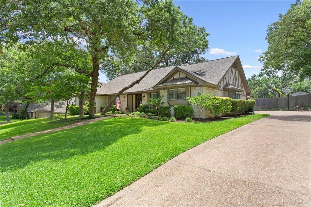 12000 Sandalwood Drive, Woodway, TX 76712