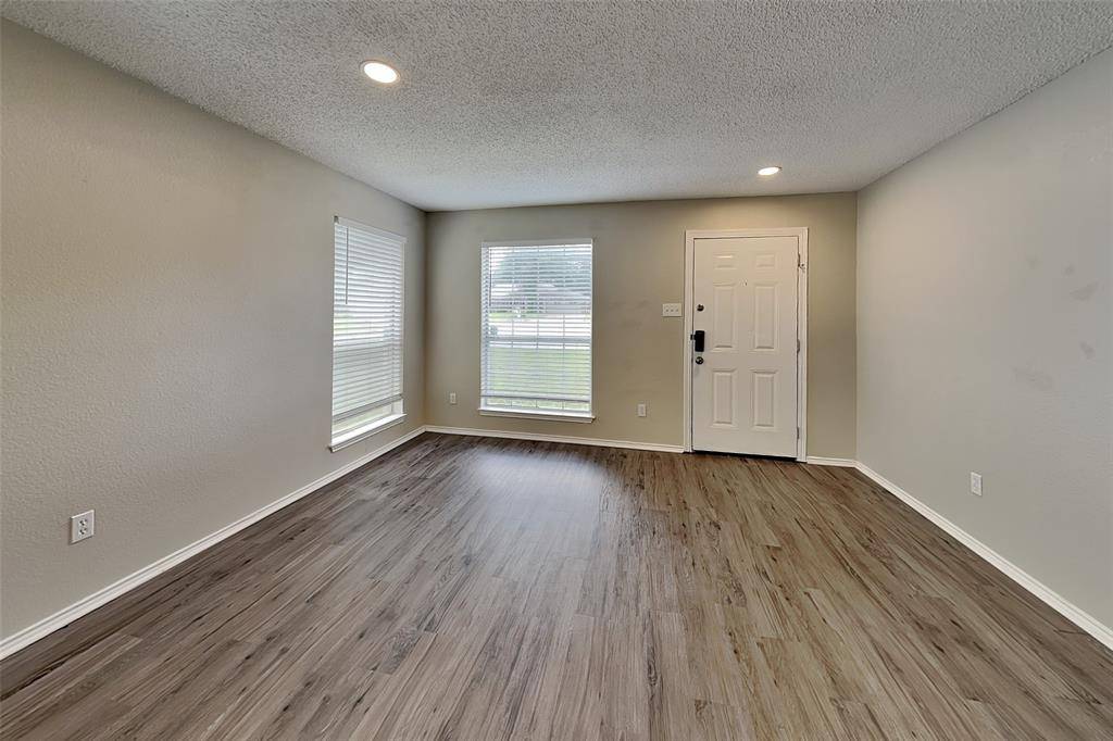 5711 Sterling Green Trail, Arlington, TX 76017