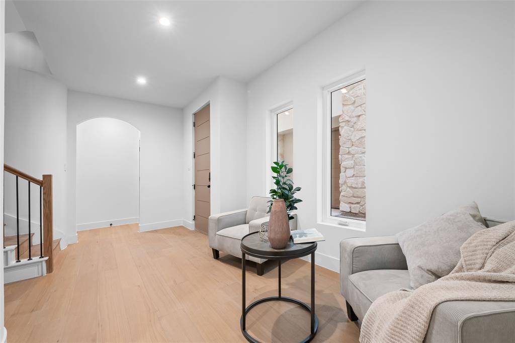 1504 Holly Avenue, Dallas, TX 75204