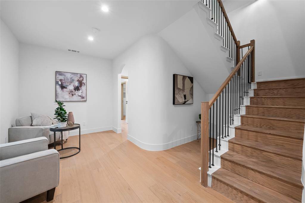 1504 Holly Avenue, Dallas, TX 75204