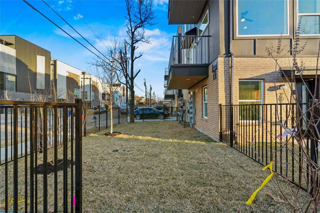 2101 N Prairie Avenue #104, Dallas, TX 75204