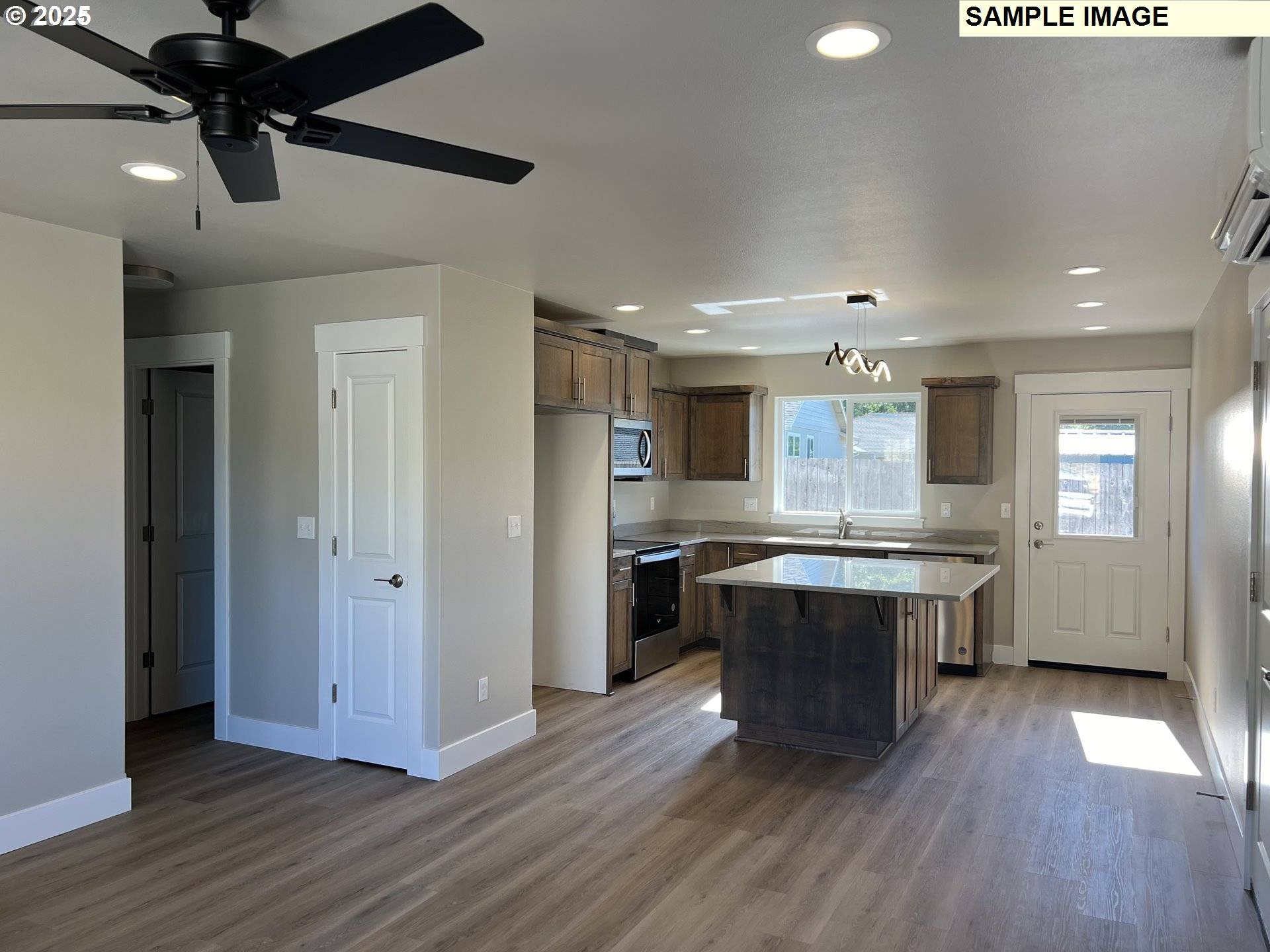 1224 SE BOOTH AVE, Roseburg, OR 97470