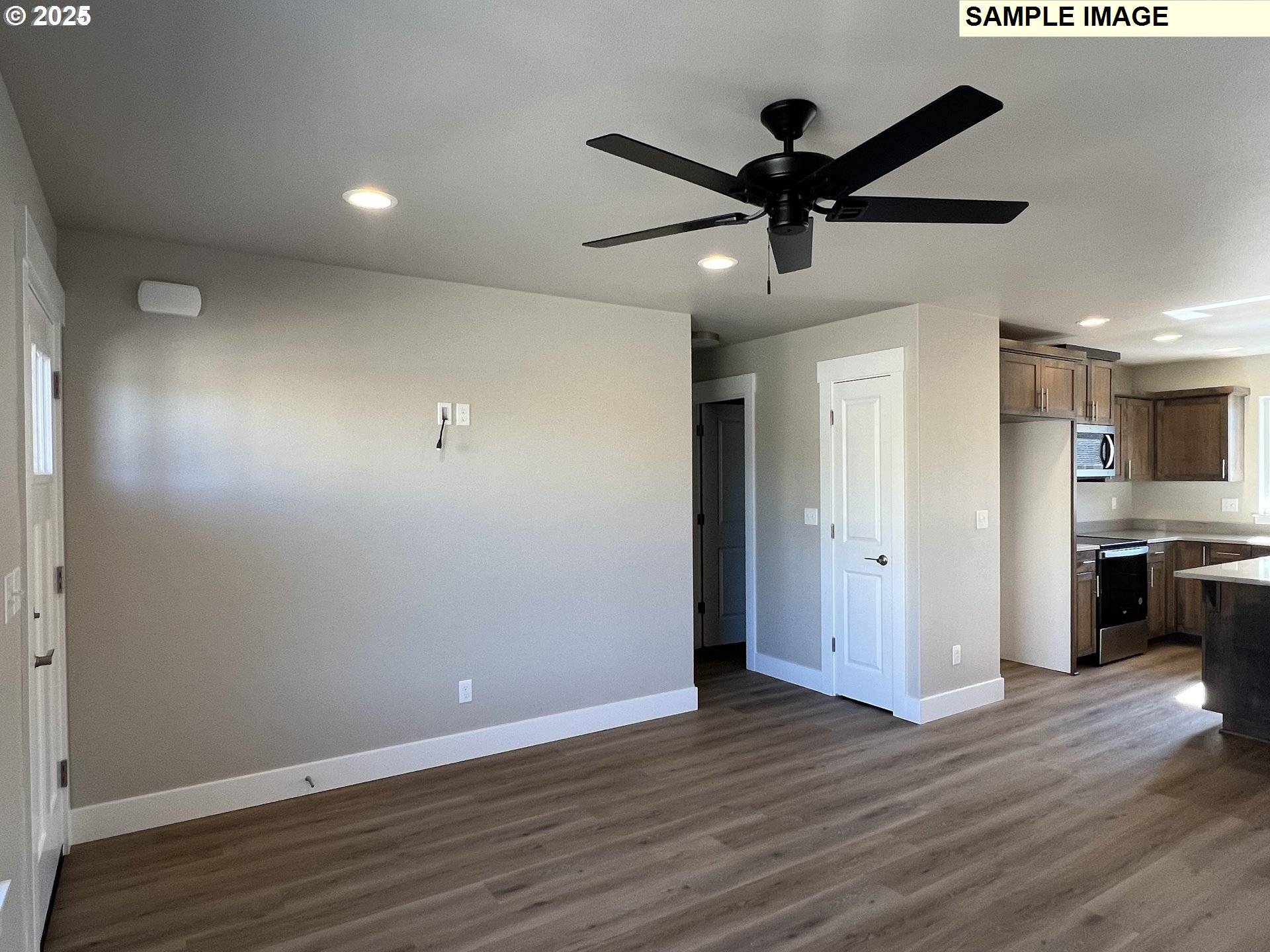 1224 SE BOOTH AVE, Roseburg, OR 97470