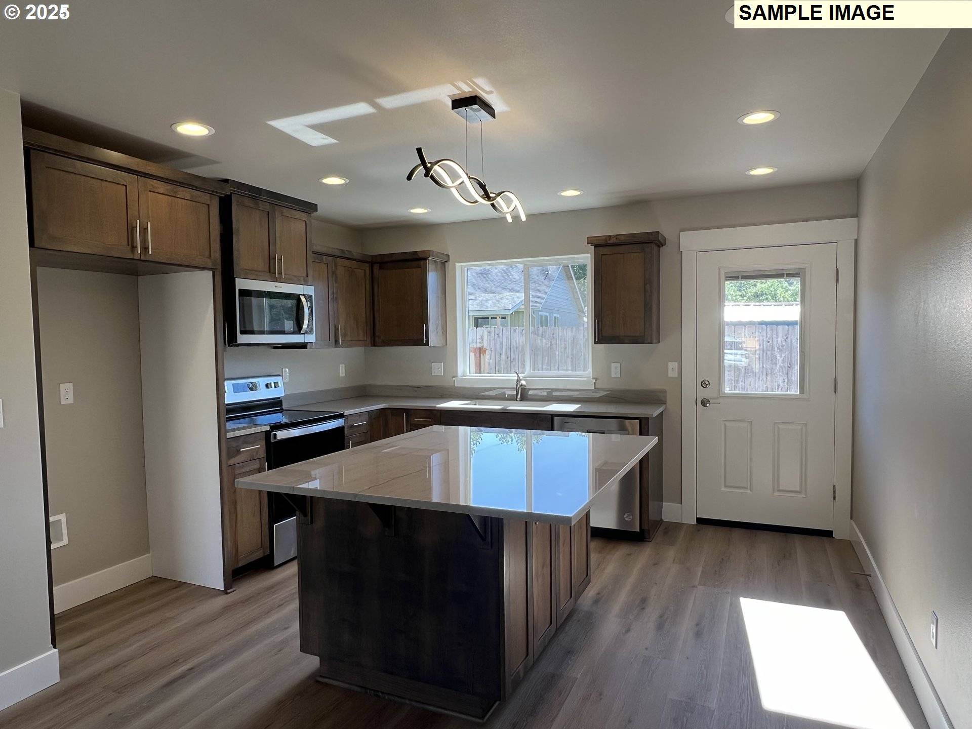 1224 SE BOOTH AVE, Roseburg, OR 97470