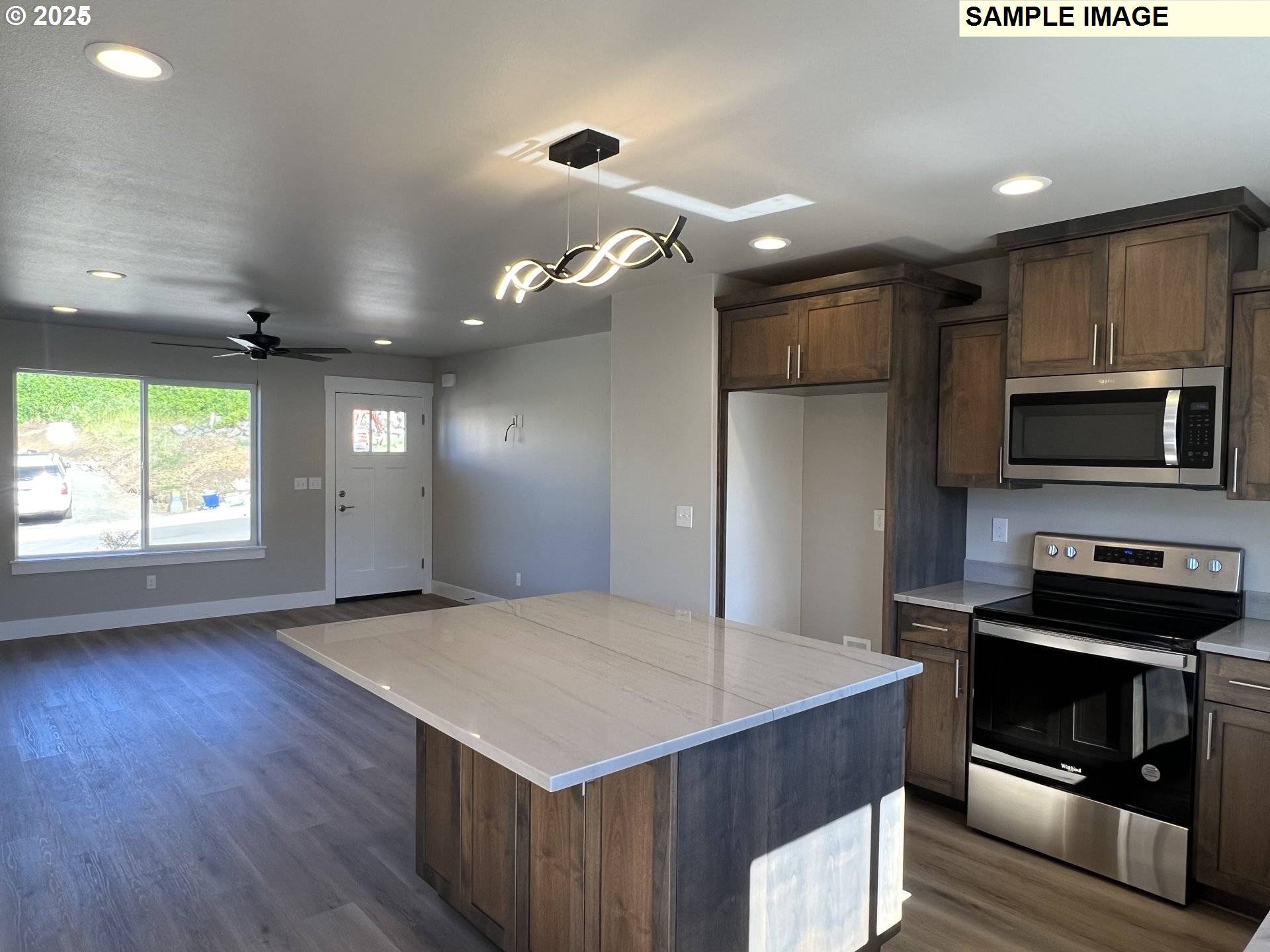 1224 SE BOOTH AVE, Roseburg, OR 97470