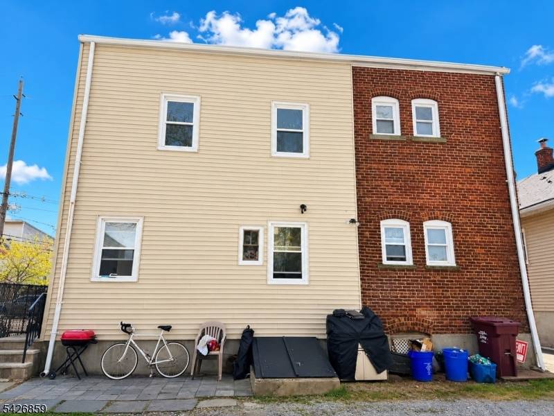98 E Centre St, Nutley Twp., NJ 07110