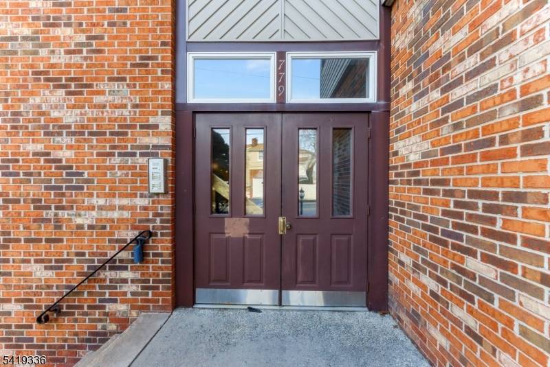 779 Riverside Ave #201, Lyndhurst Twp., NJ 07071