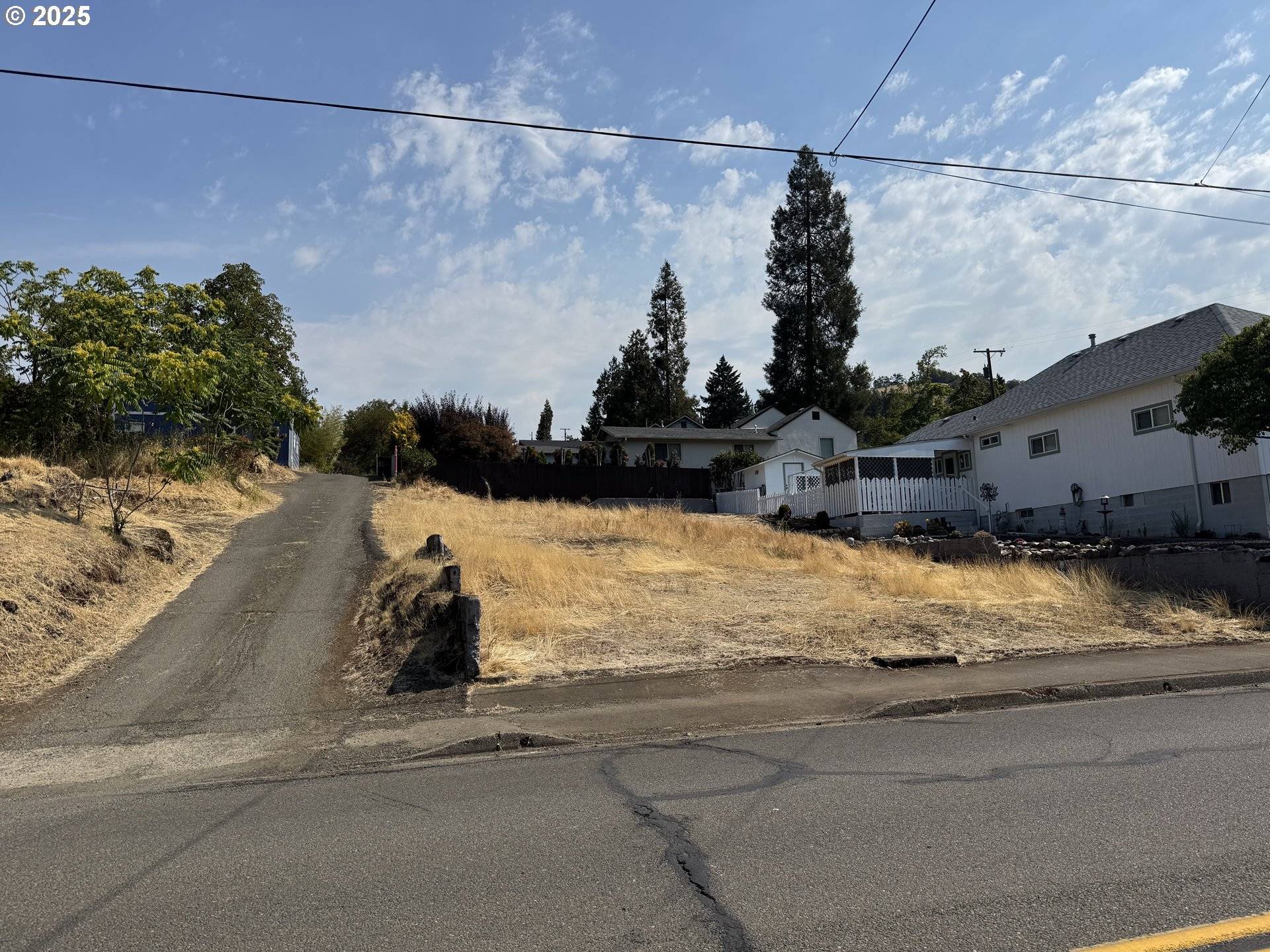 1224 SE BOOTH AVE, Roseburg, OR 97470