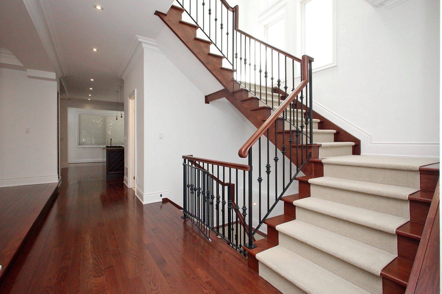 374 Glengarry AVE, Toronto C04, ON M5M 1E8