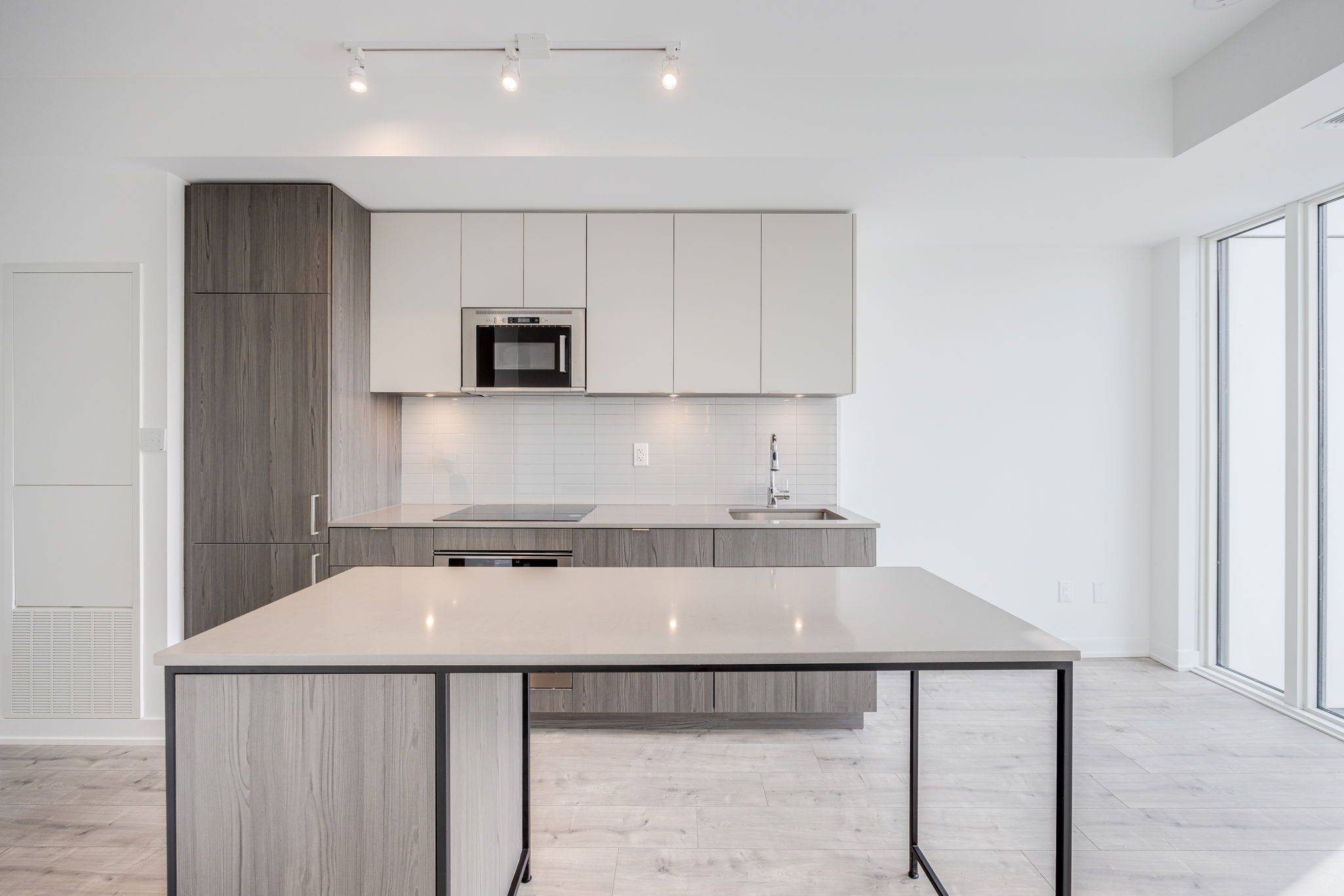 220 Missinnihe WAY #1117, Mississauga, ON L5H 0A9
