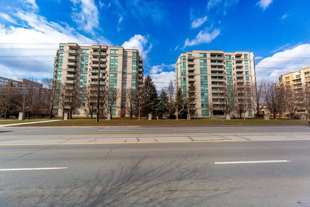 5 Emerald LN #306, Vaughan, ON L4J 8P7