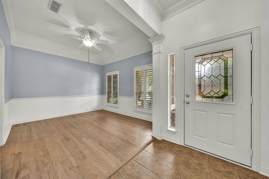 913 Honeysuckle, Grapevine, TX 76051