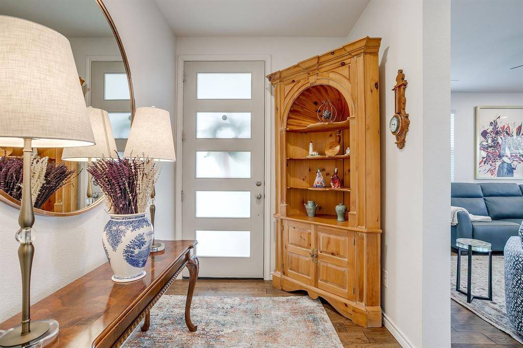 109 Crossroads Circle, Westworth Village, TX 76114