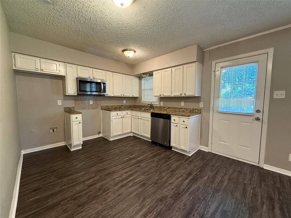 303 Ridgefield Circle, Mesquite, TX 75149
