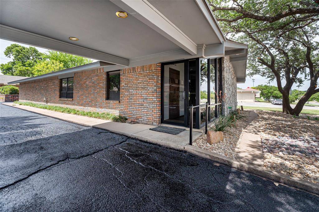1512 Crestridge Drive, Cleburne, TX 76033