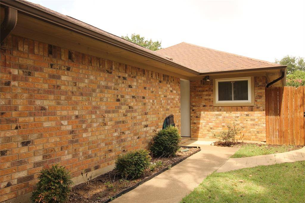 1714 Red Bud Lane, Euless, TX 76039