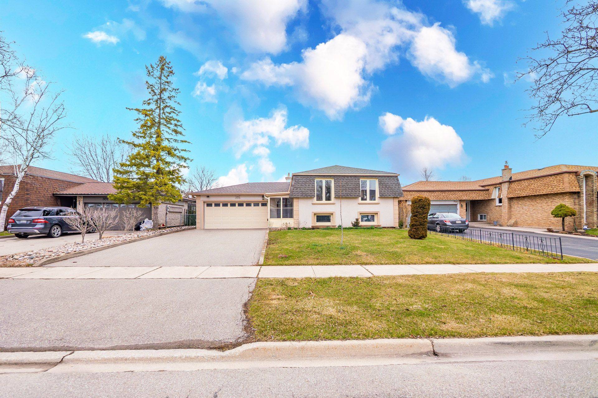 305 Pinegrove RD, Oakville, ON L6K 3P8