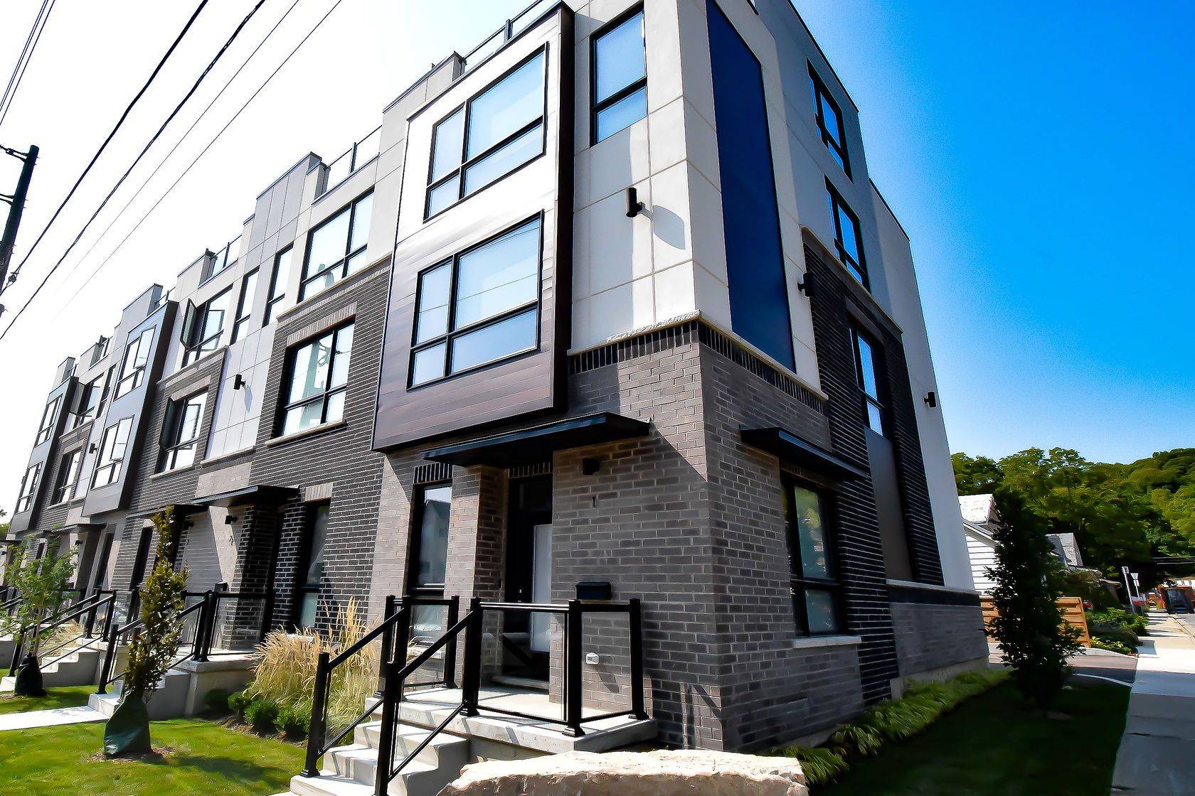 2 BROCK ST S #5, Hamilton, ON L9H 3G6