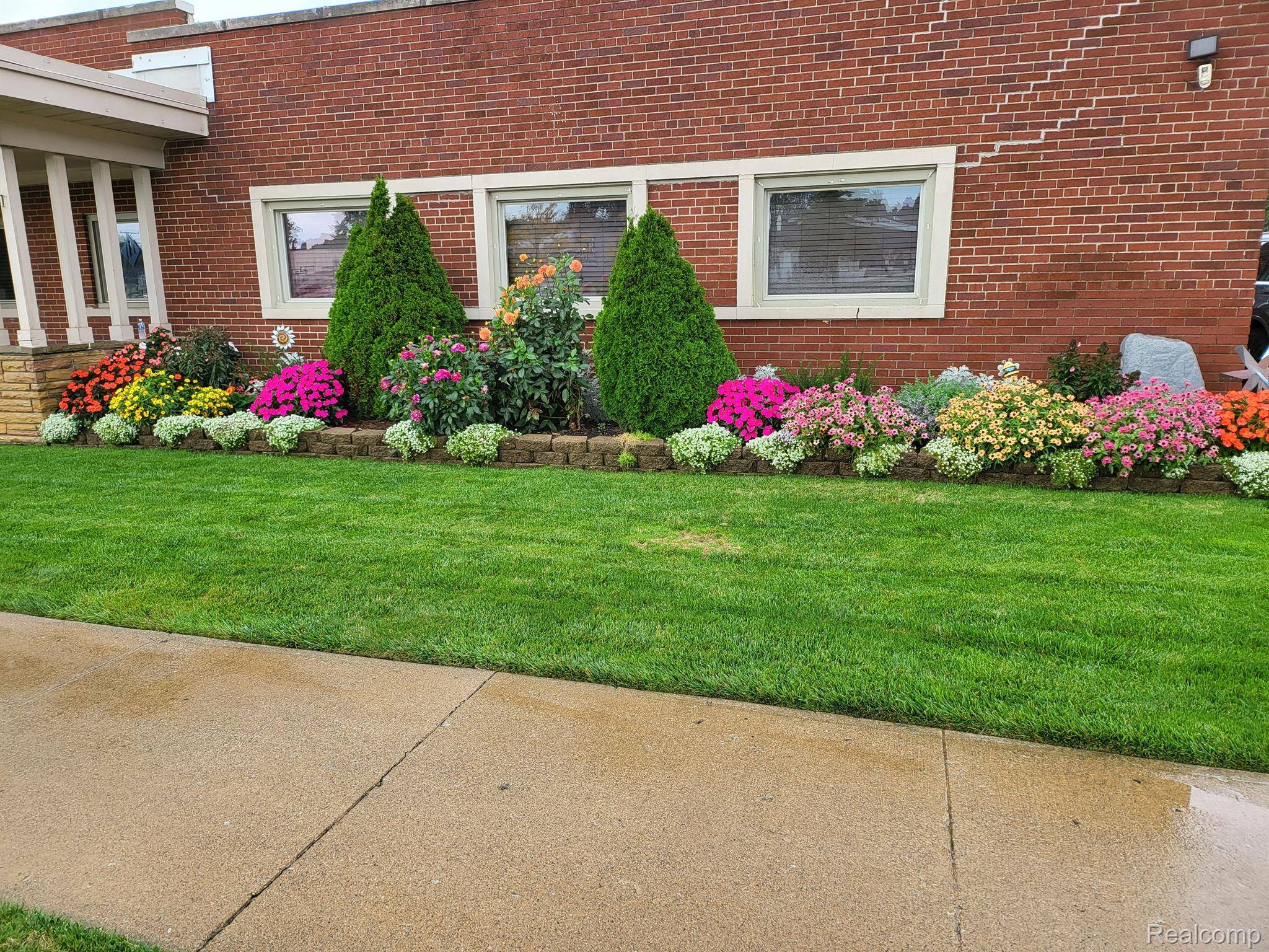 12170 FORT ST, Southgate, MI 48195