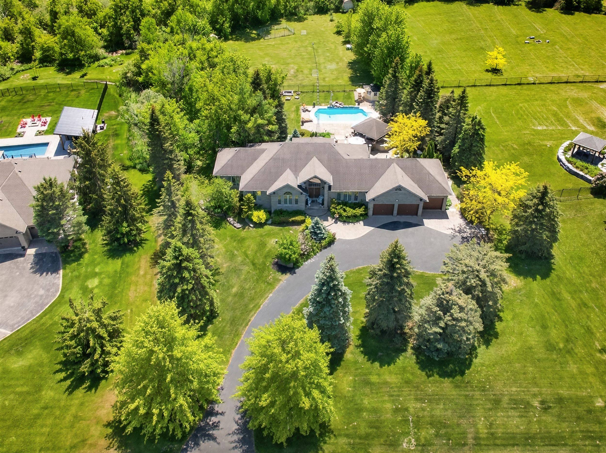 23 Fairbairn Gate, East Gwillimbury, ON L0G 1R0
