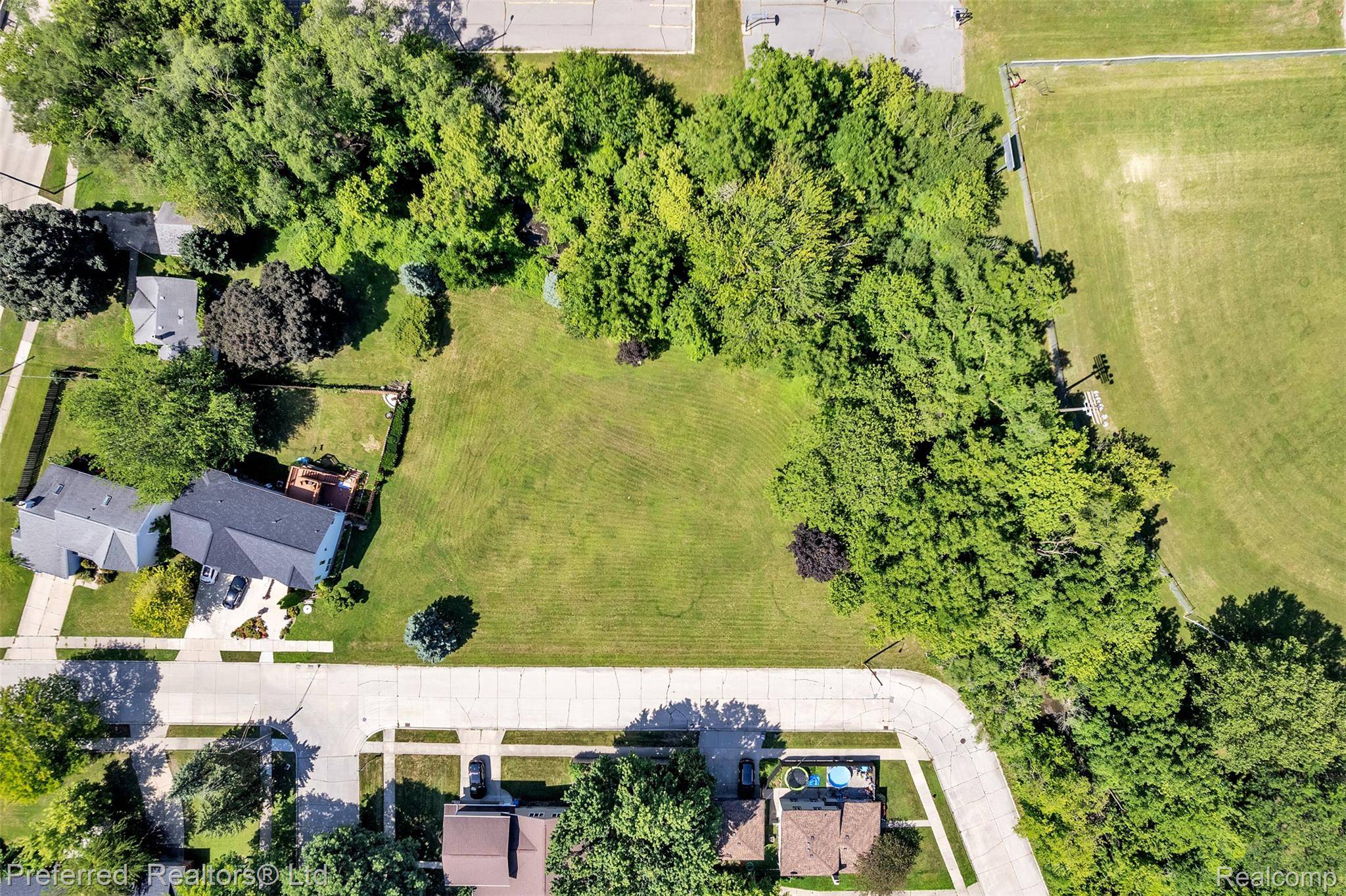 000 HANOVER ST, Dearborn Heights, MI 48125