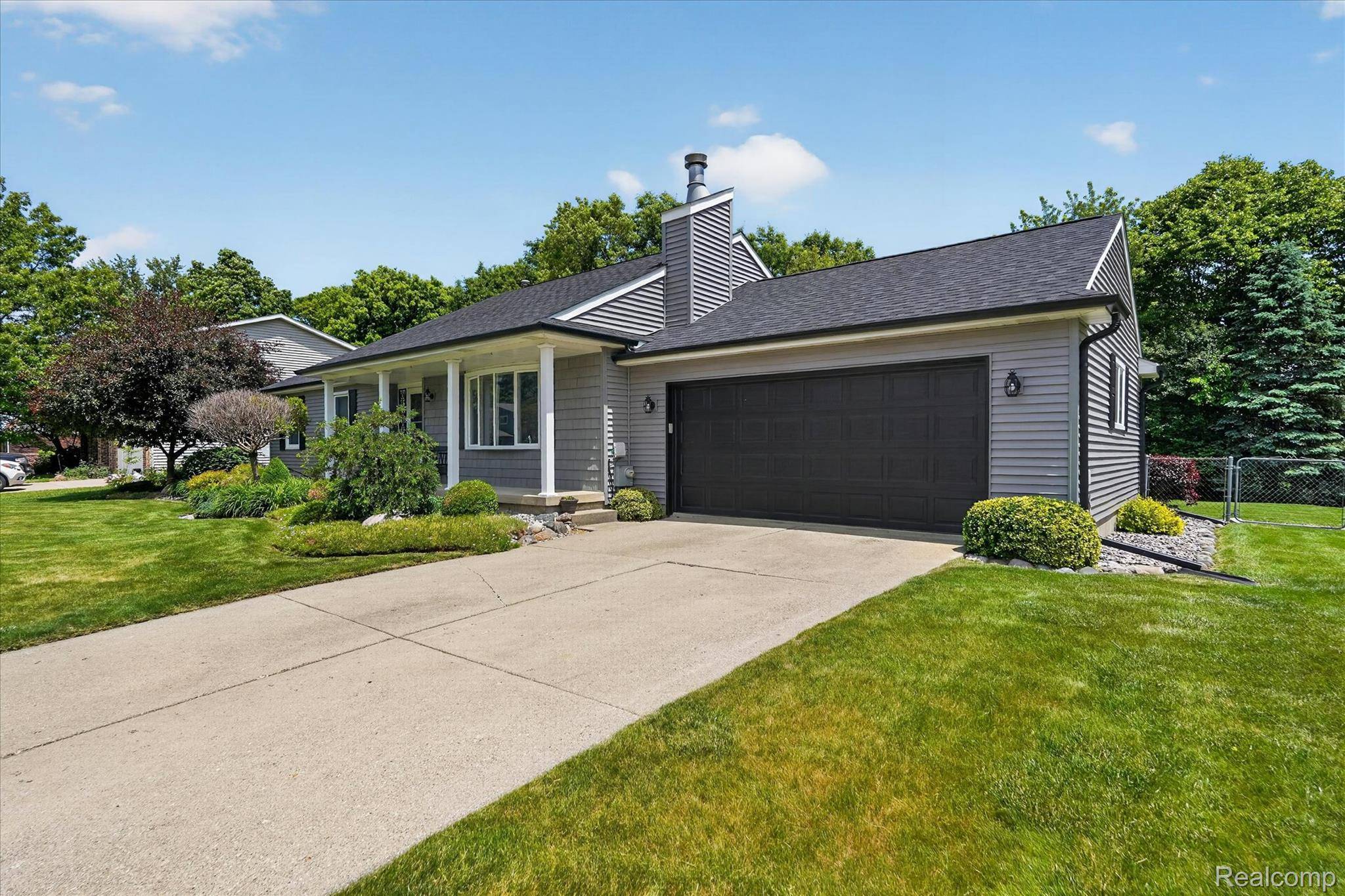 2236 Oak Shade DR, Davison Township, MI 48423