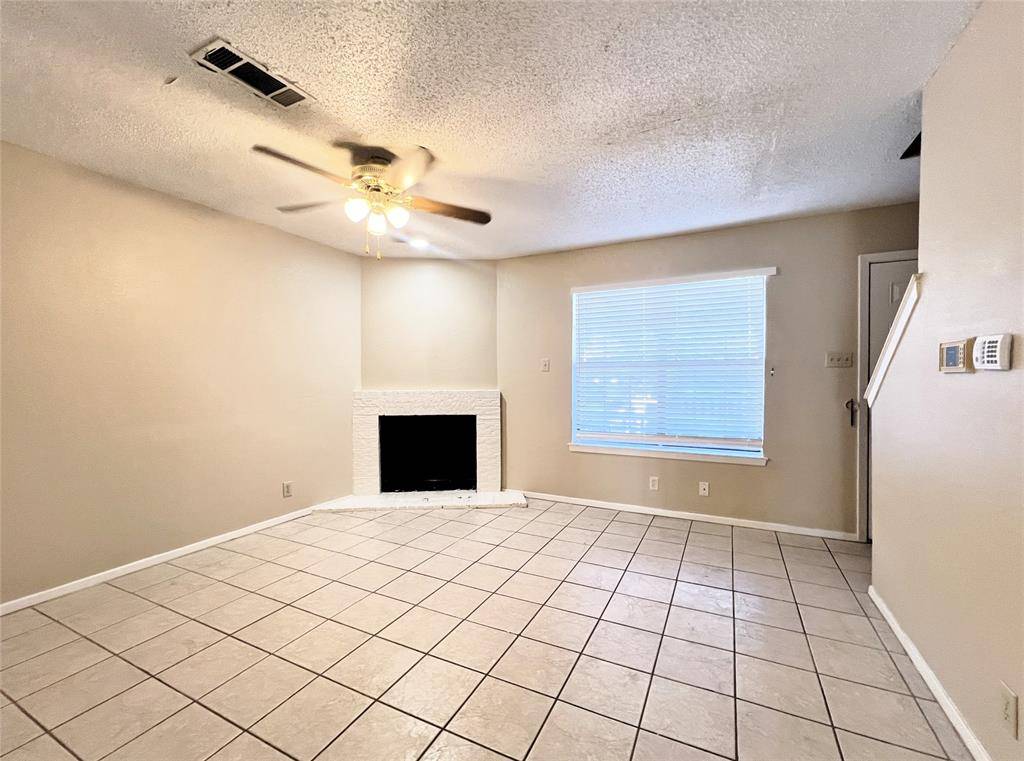 929 W Hickory Street #A15, Denton, TX 76201