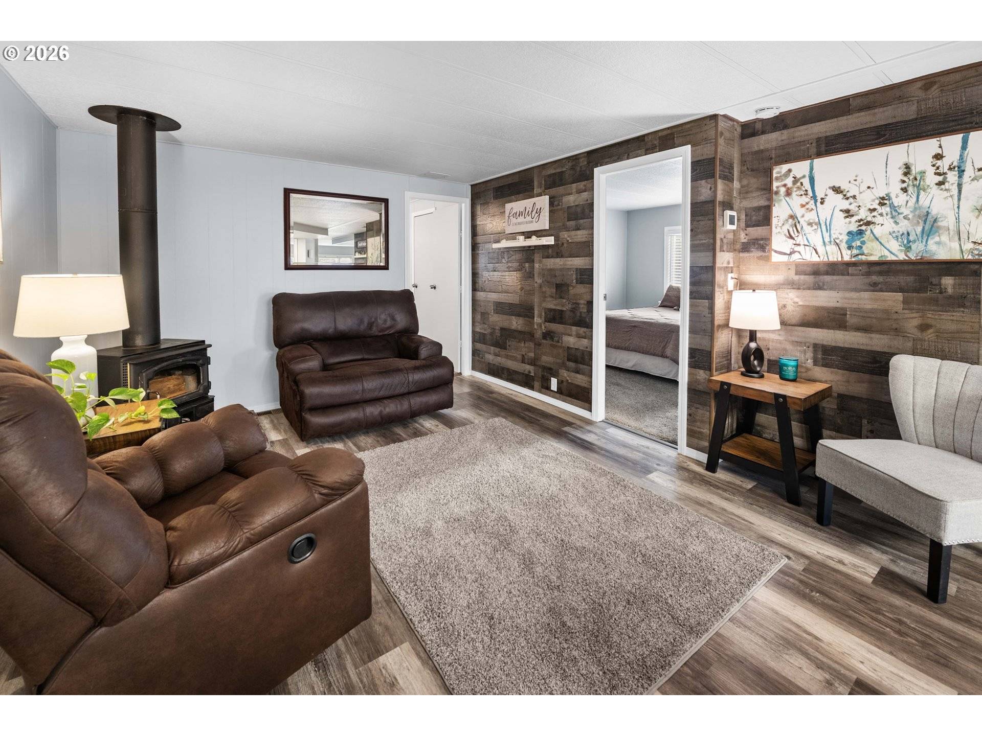 89695 Old Bog RD, Warrenton, OR 97146