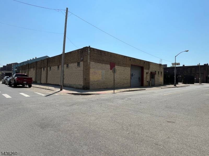 9 Paterson St, Paterson City, NJ 07501